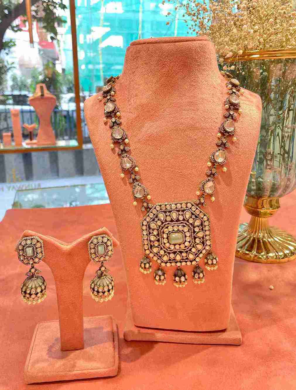 VIRAYA LONG VICTORIAN SET image 0