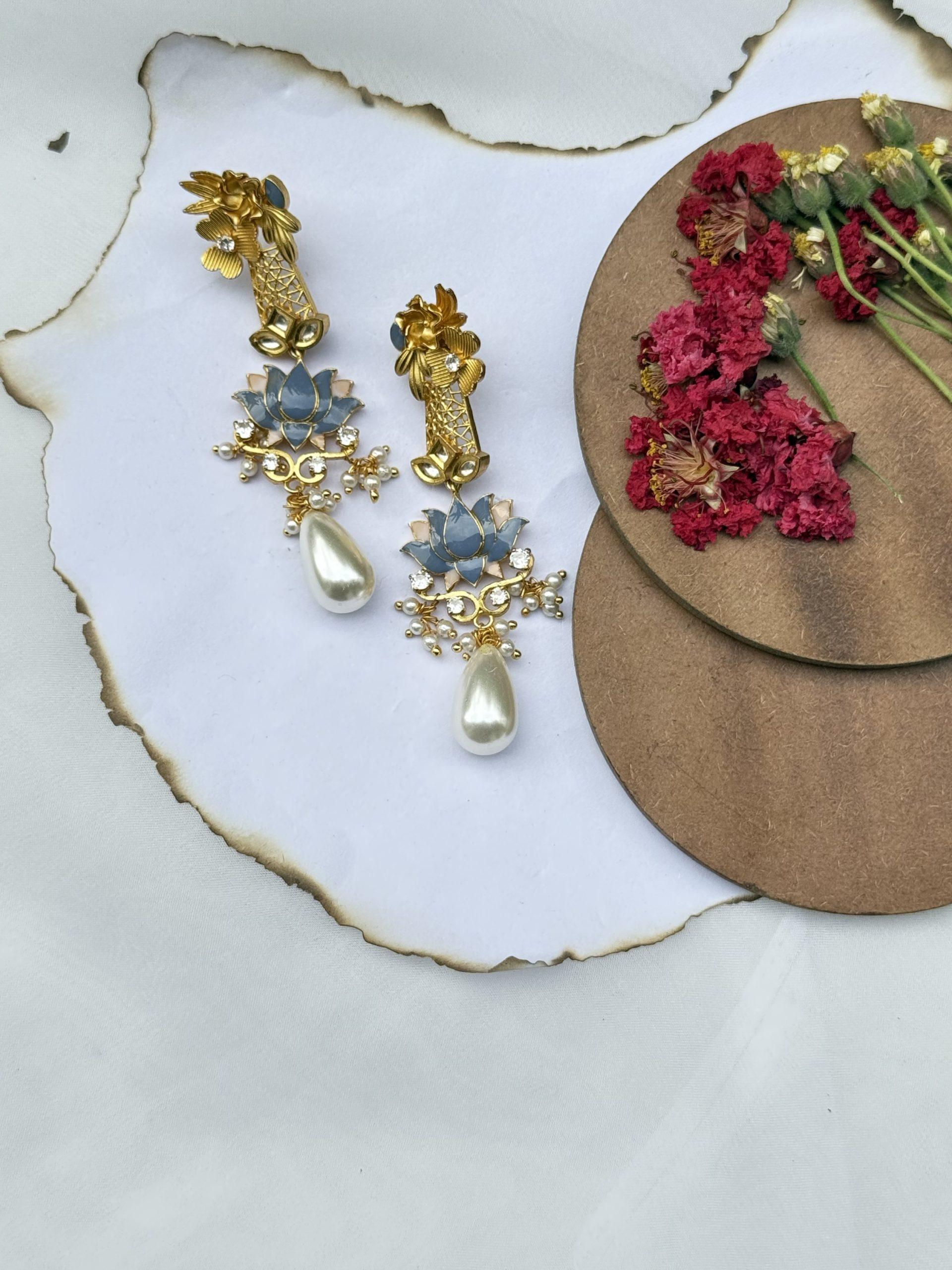 Kriti Earrings image 0