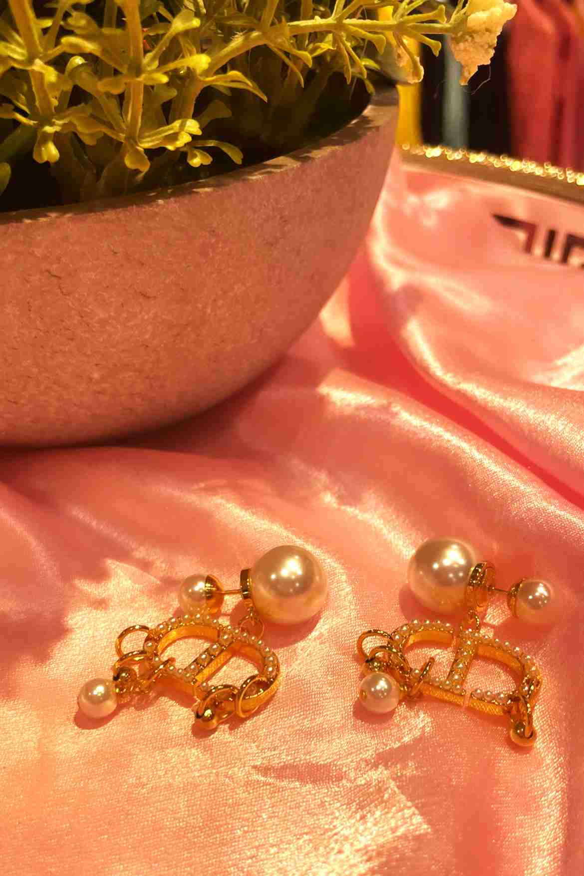 DIOR PEARL HANGING BOBS image 1
