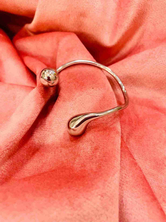 1 HPUP SILVER BRACELET image 0