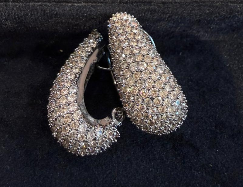 SHELL STUD