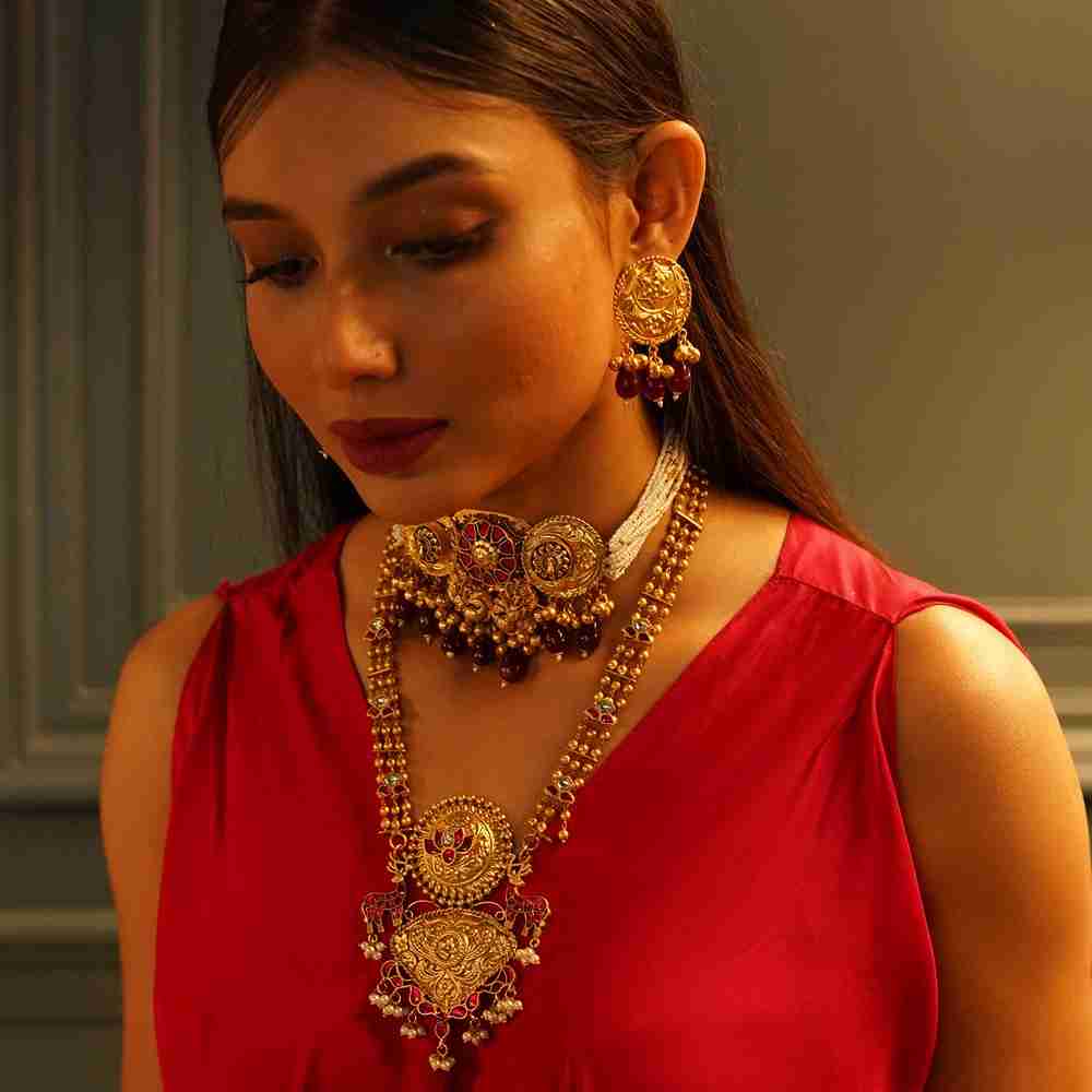 Kavika Long Necklace Gold image 0