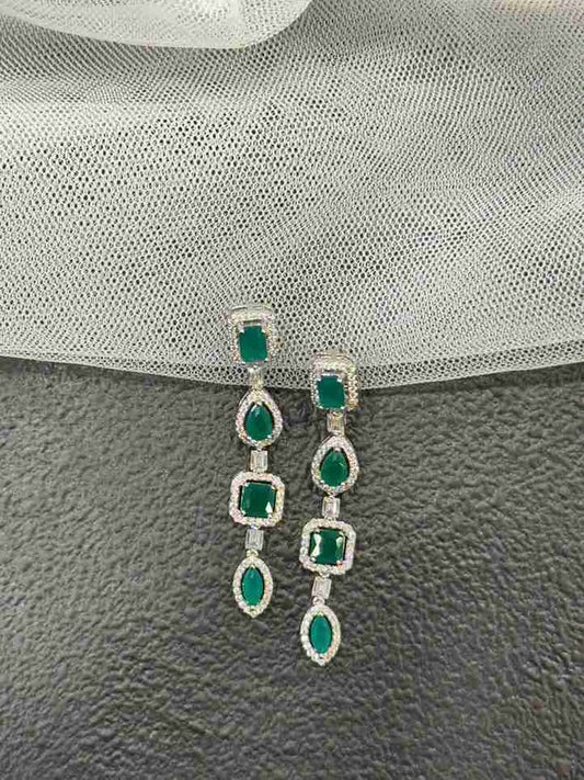 ADDISON EMERALD EARRING image 0