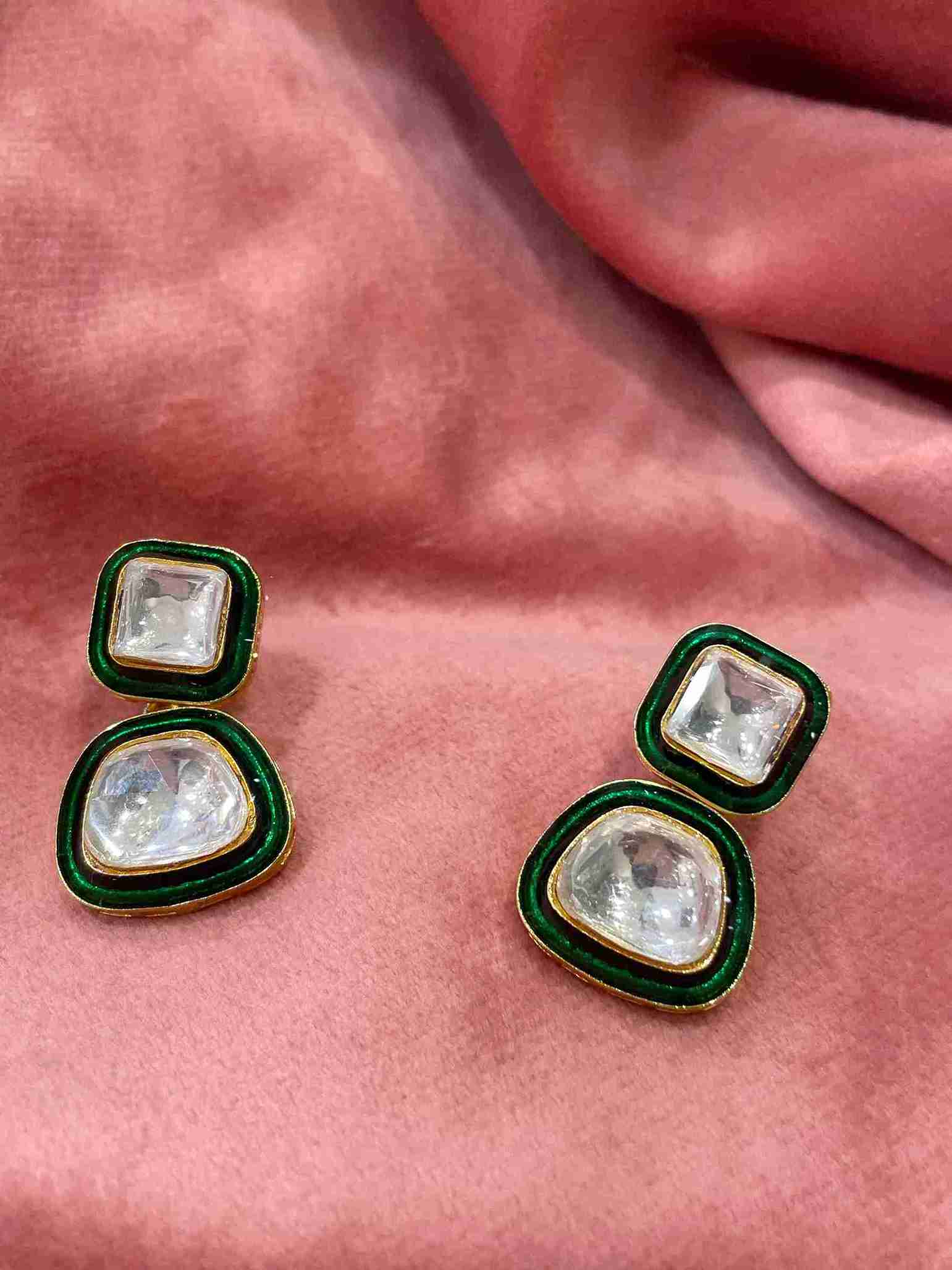 GREEN POLKI STUD image 0