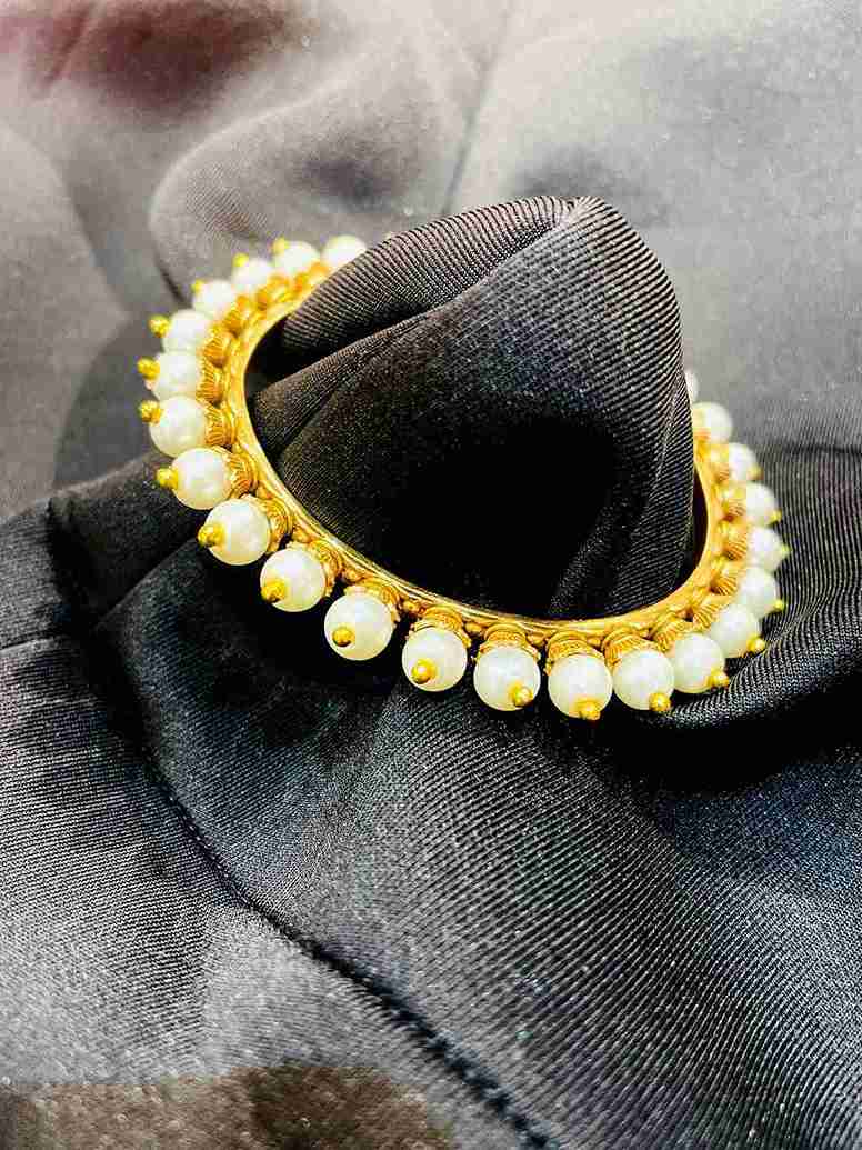 Vishnu Pearl Bangle image 0