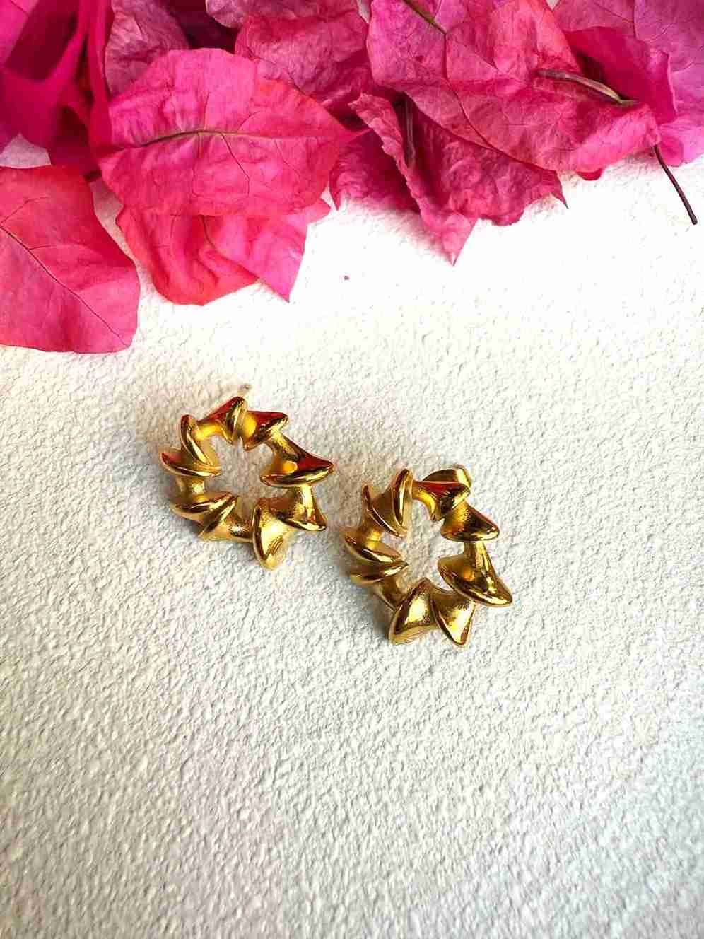 SUNNY STUD image 0