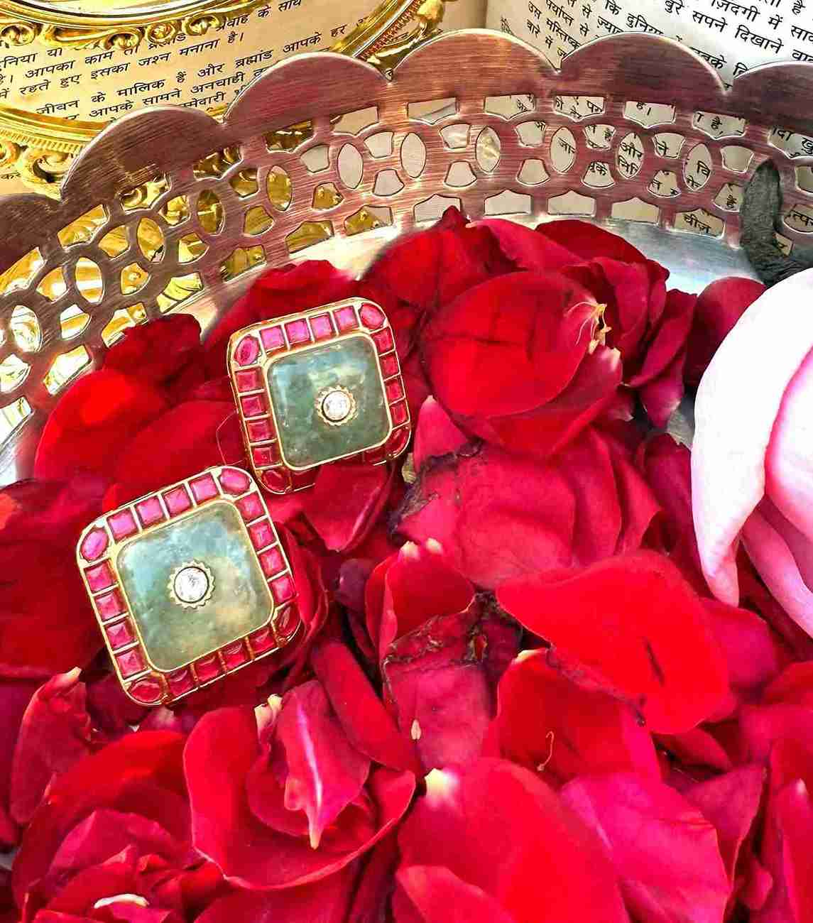 KUNASHA GREEN INDIAN STUD image 0