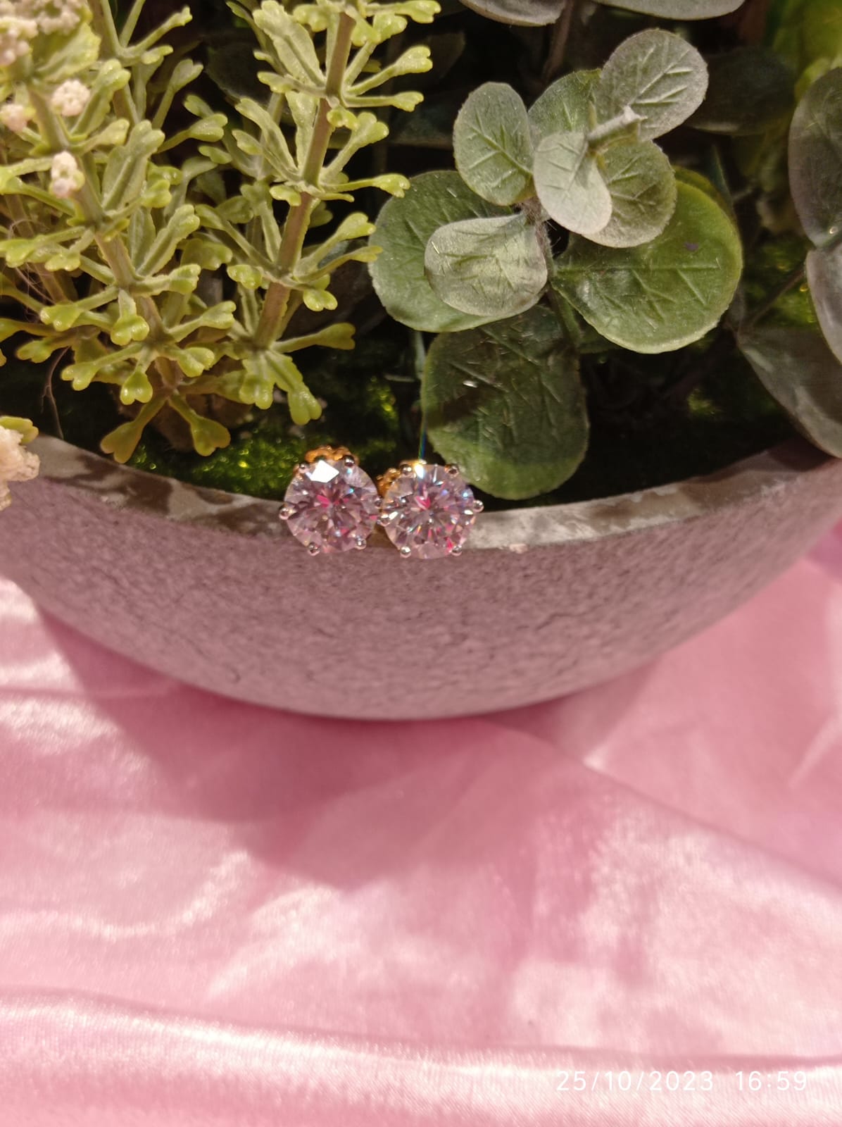 Round Shape Solitaire Studs Big image 4