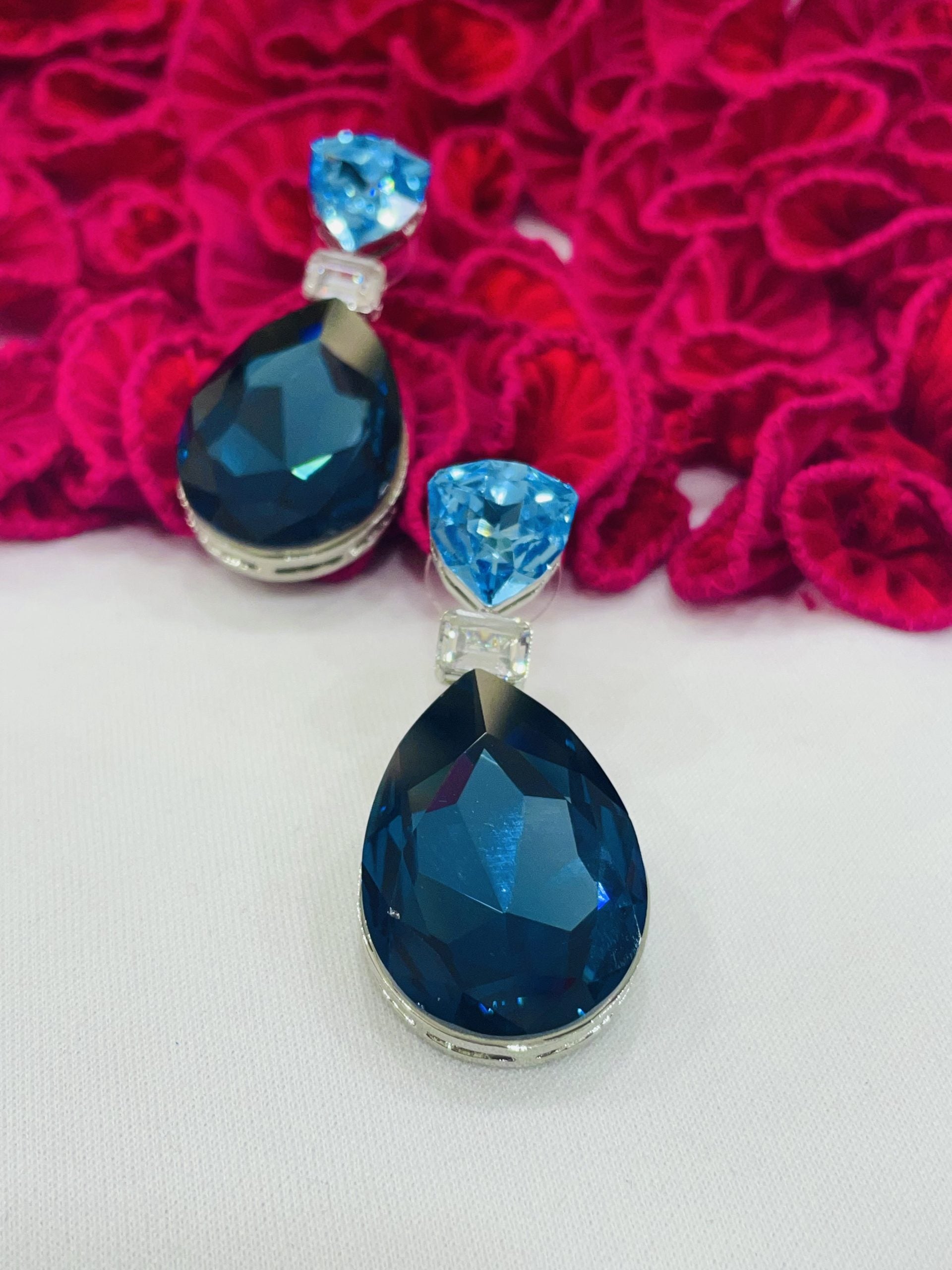 GARDENIA SKY BLUE EARRING image 1