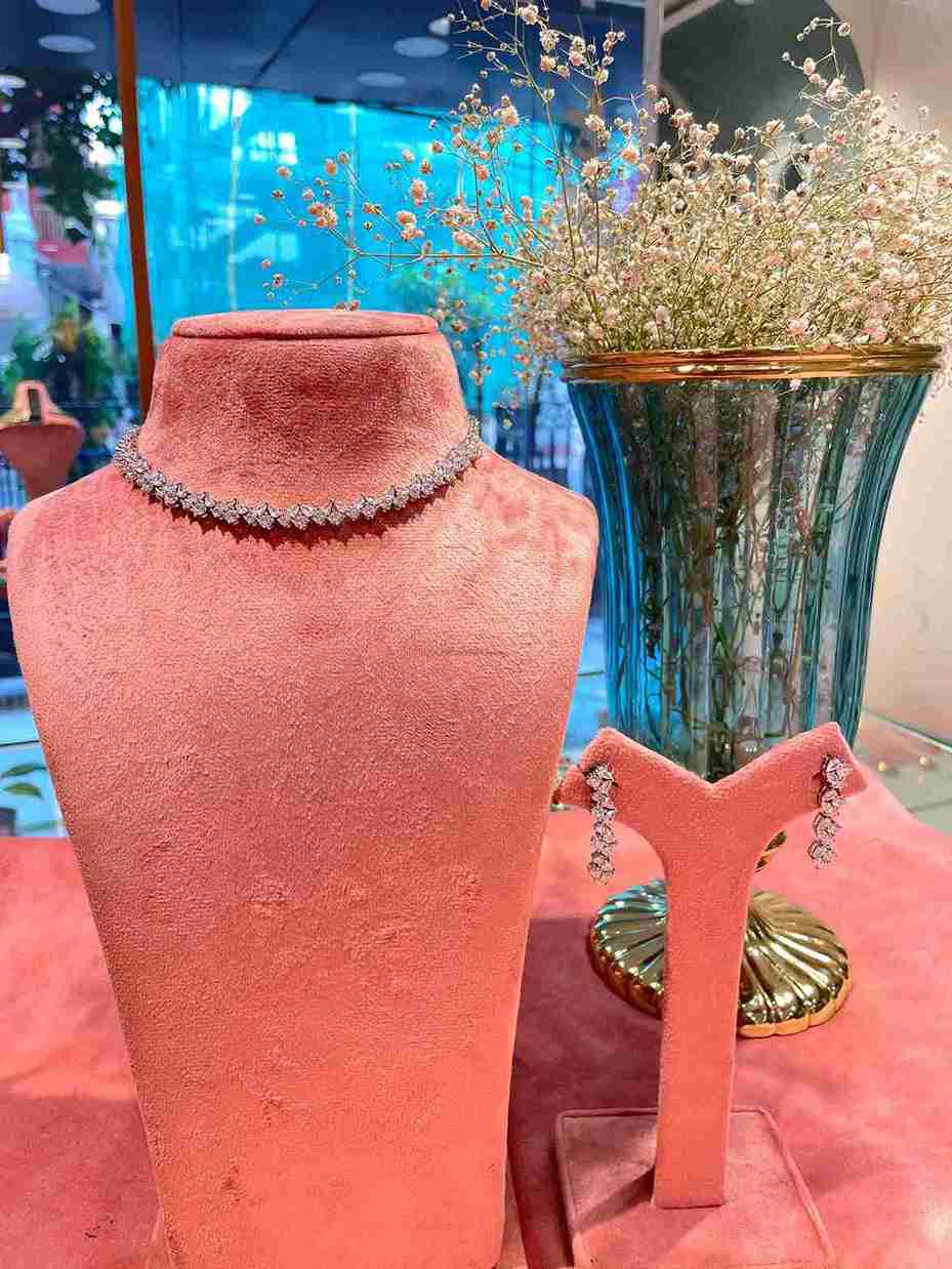 ROSA DIAMOND NECKLACE SET image 0
