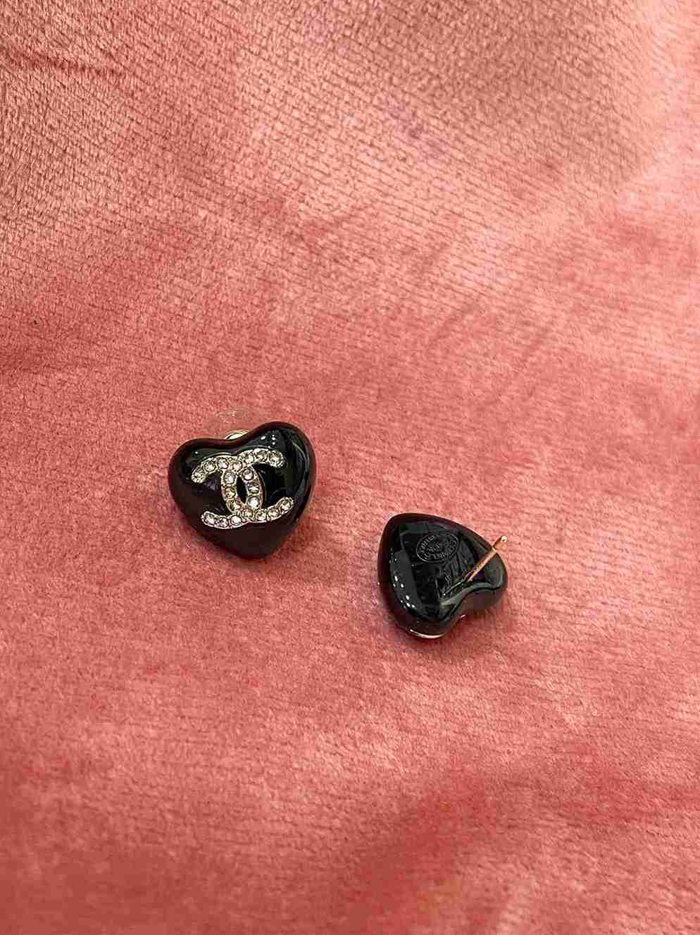 CHANEL BLACK HEART BLING STUD image 1