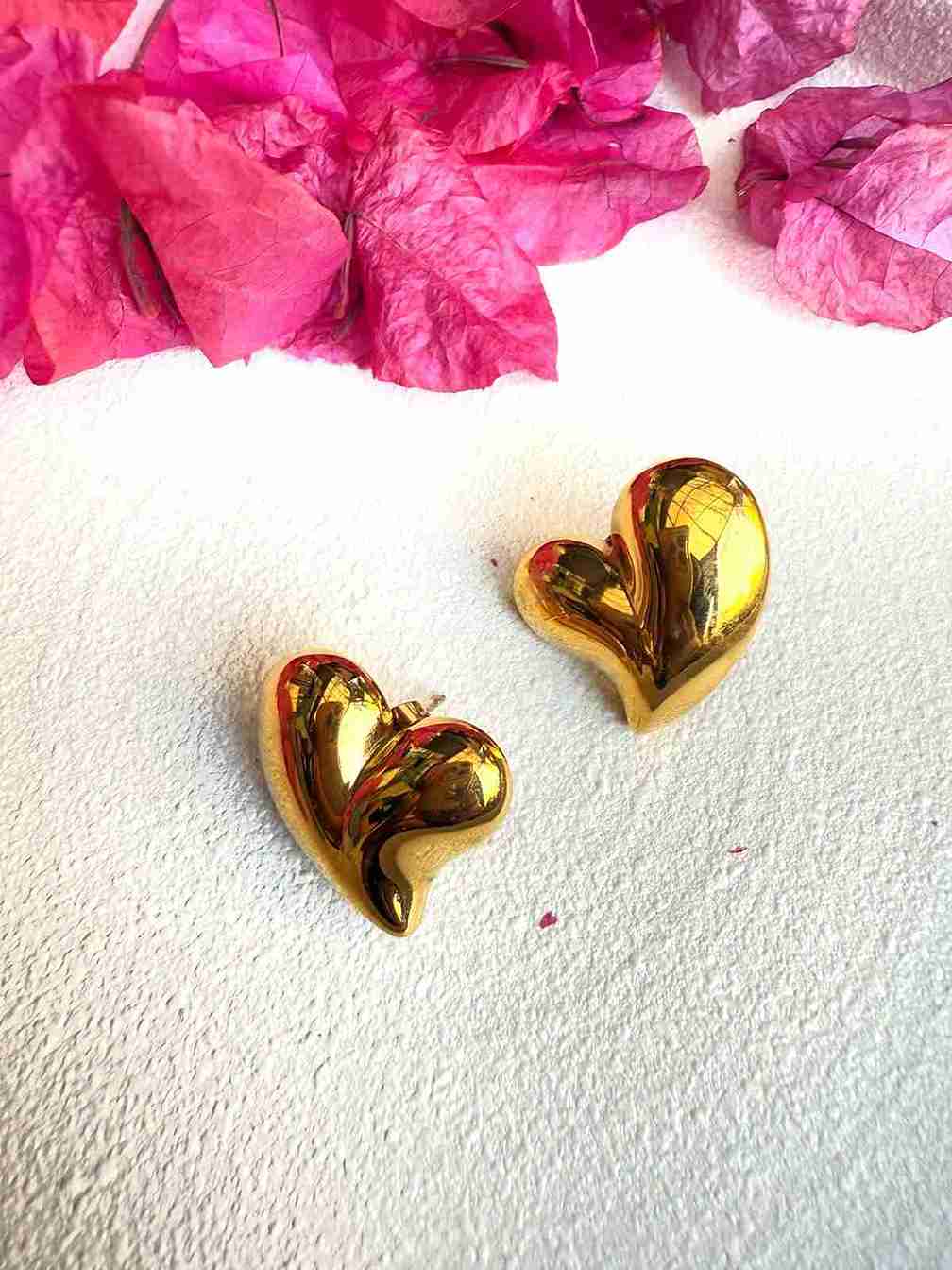 HONG HEART STUD image 0