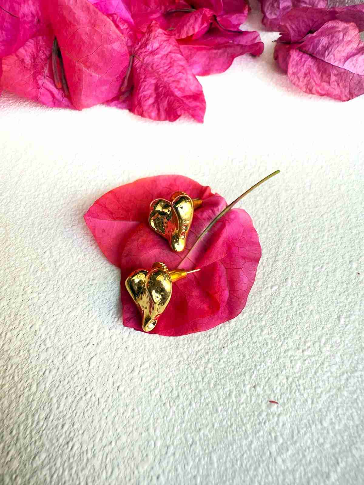 XS HEART STUD image 0