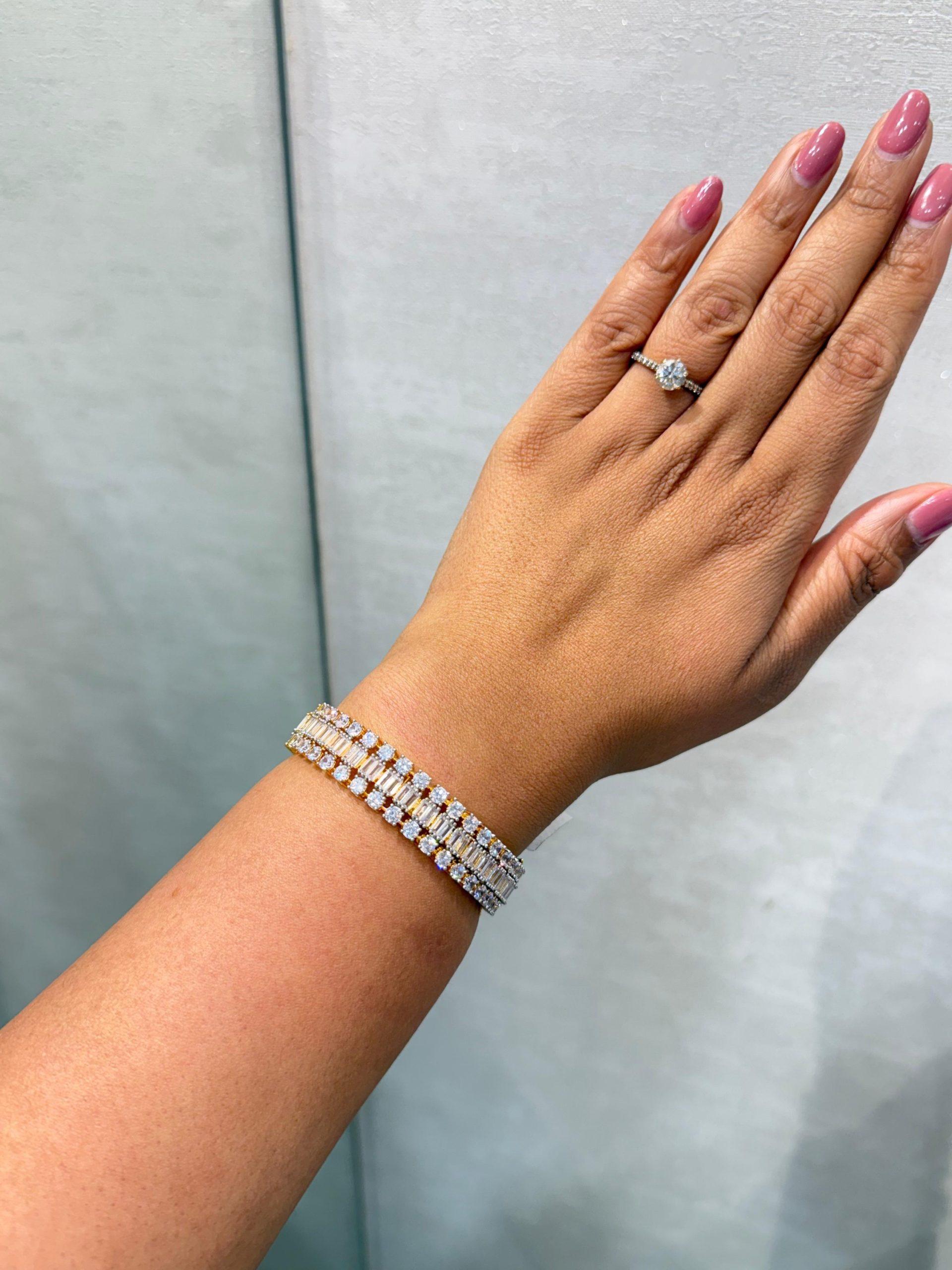 Avika Gold Diamond Openable Kada image 0