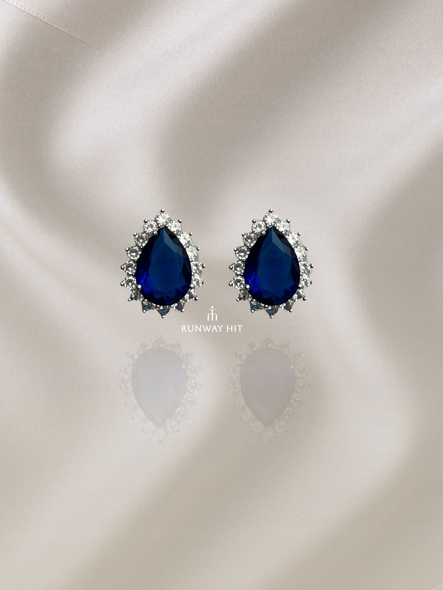 SOPHIE 92.5 STUD (Blue)