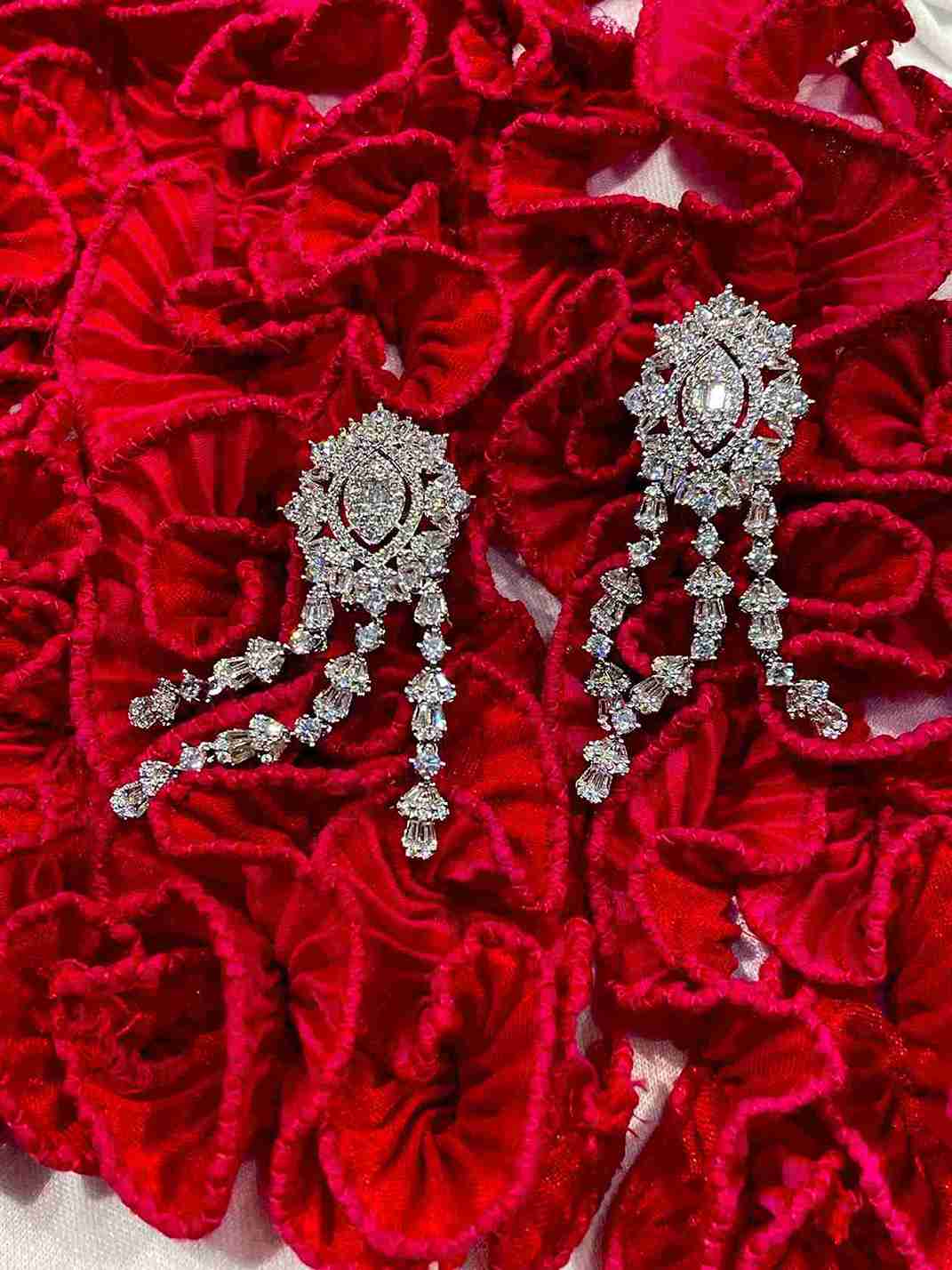 ELOISE DIAMOND EARRING image 0