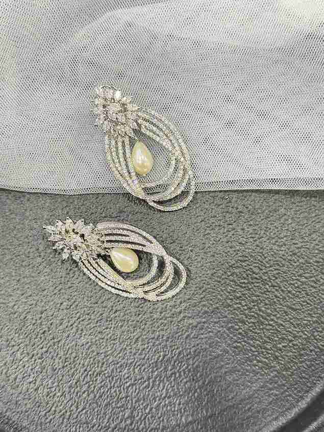 BIANCA EARRING image 0