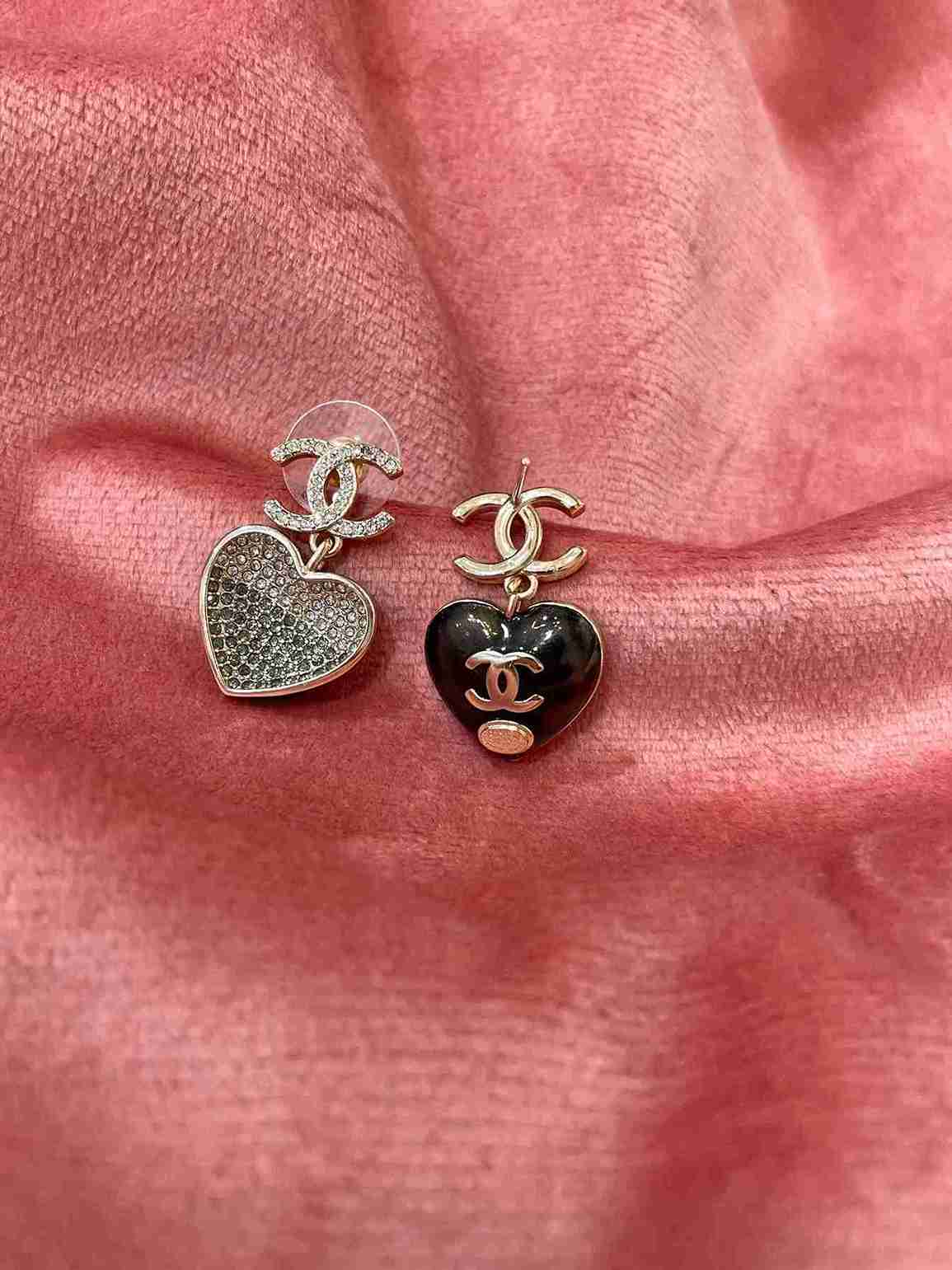 CHANEL BLACK LOVE EARRING image 1