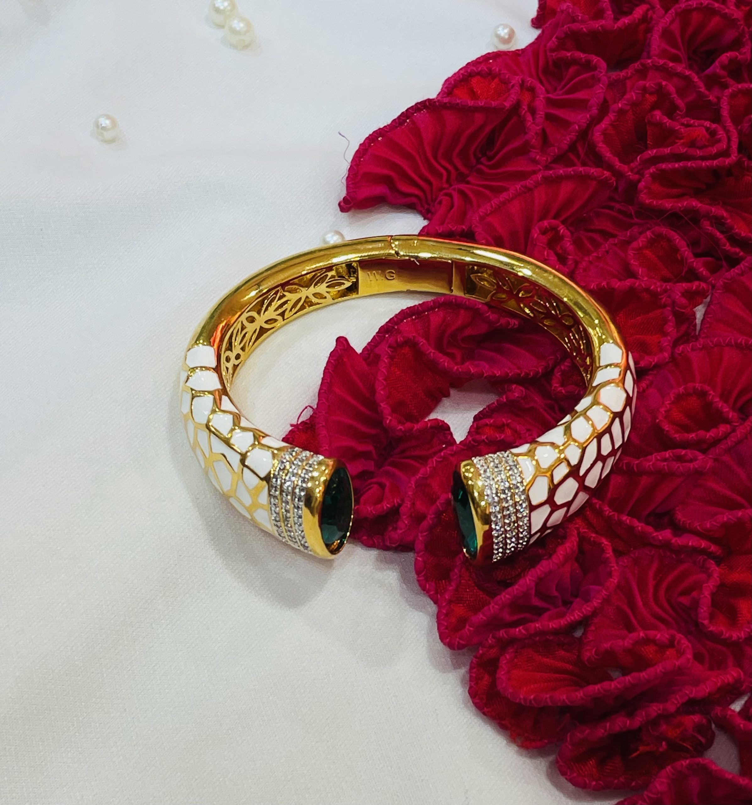 CLARA DIAMOND WITH GREEN STONE BRACELET image 1