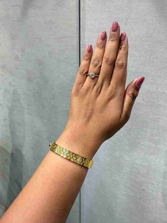 LV GOLD BRACELET image 0