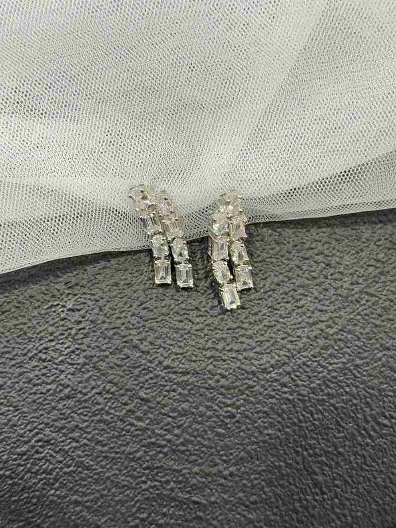 BLAKE EARRING image 0