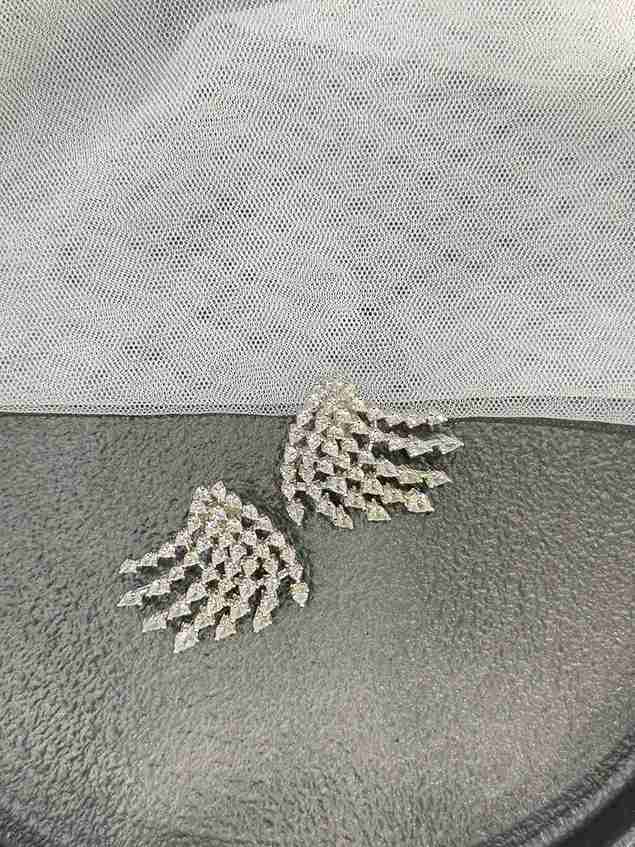 RIA DIAMOND STUD image 0