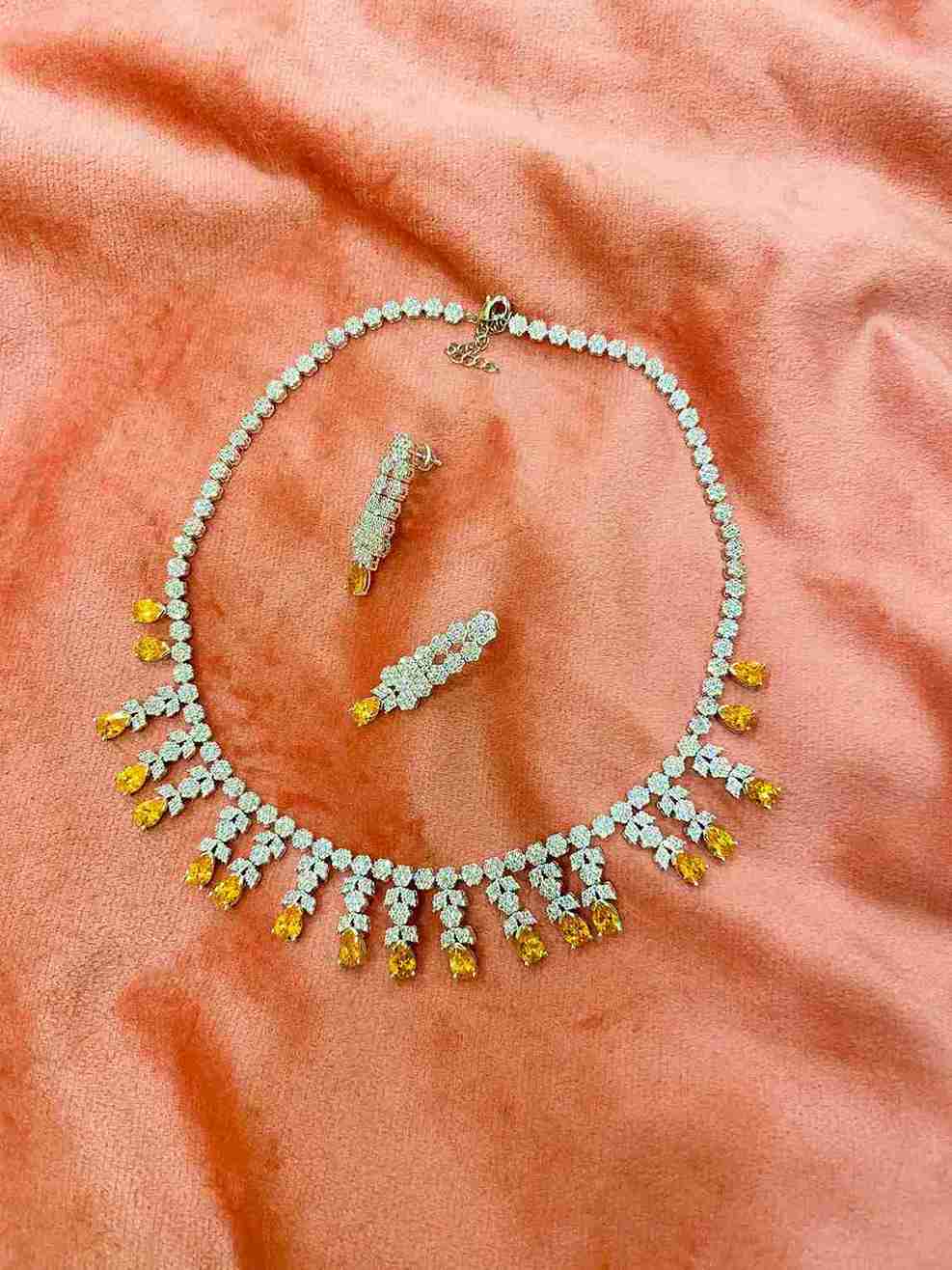 DEENA YELLOW DIAMOND SET image 0