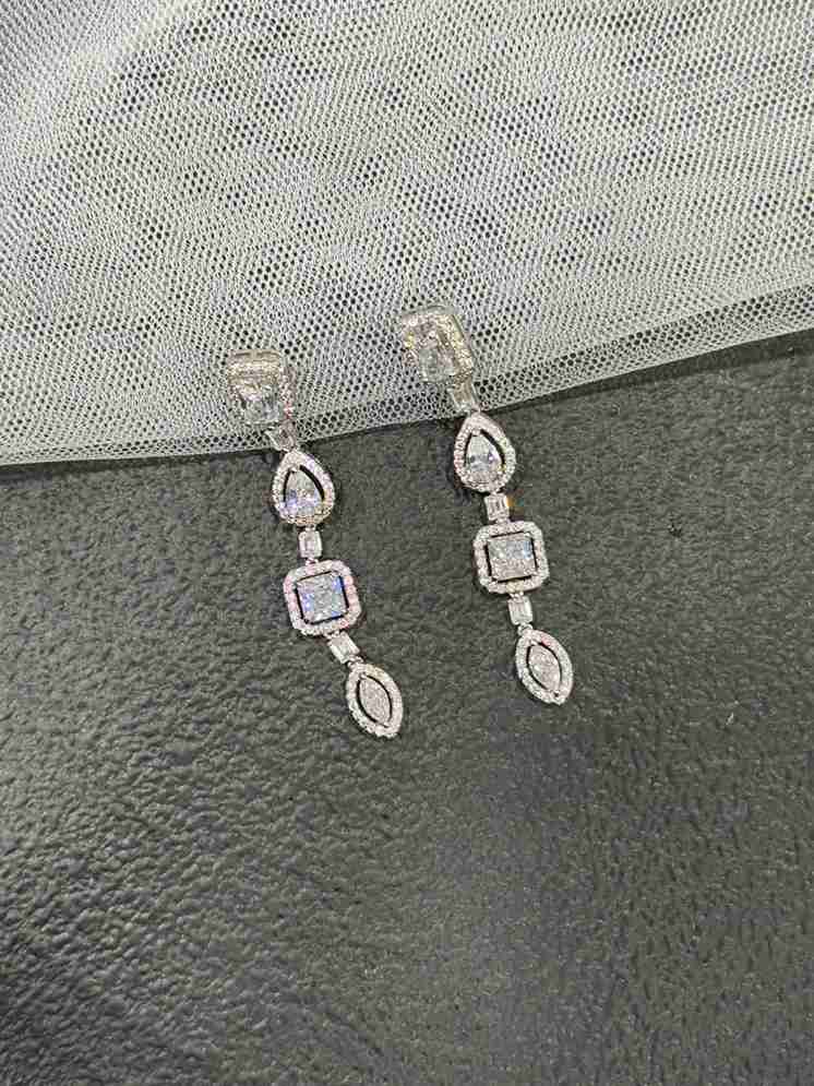SELENA CHANDILER image 0