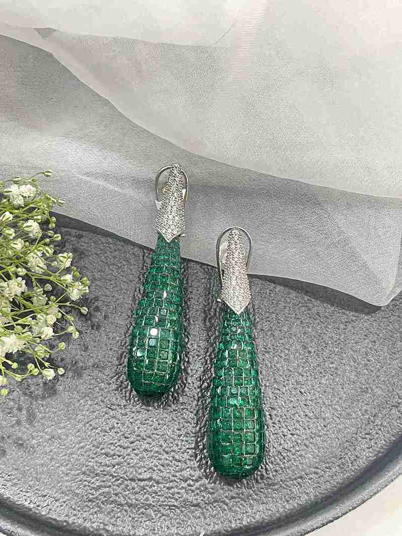 TAYLOR GREEN BLING EARRING image 0