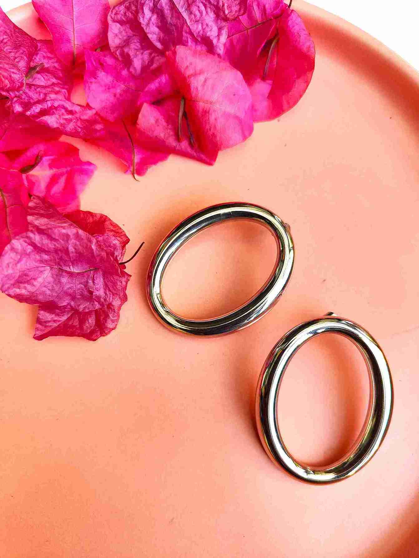 ROUND SILVER STUD image 0