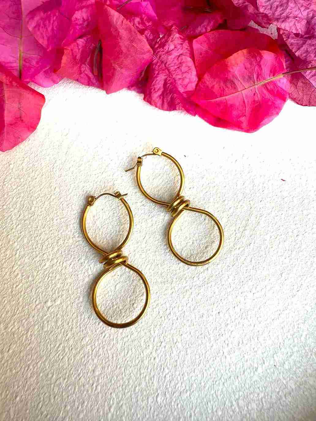 ROUND AND ROUND HOOPS image 0