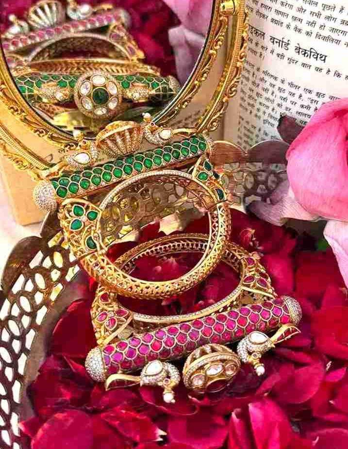 PEACOCK GREEN BANGLE image 1