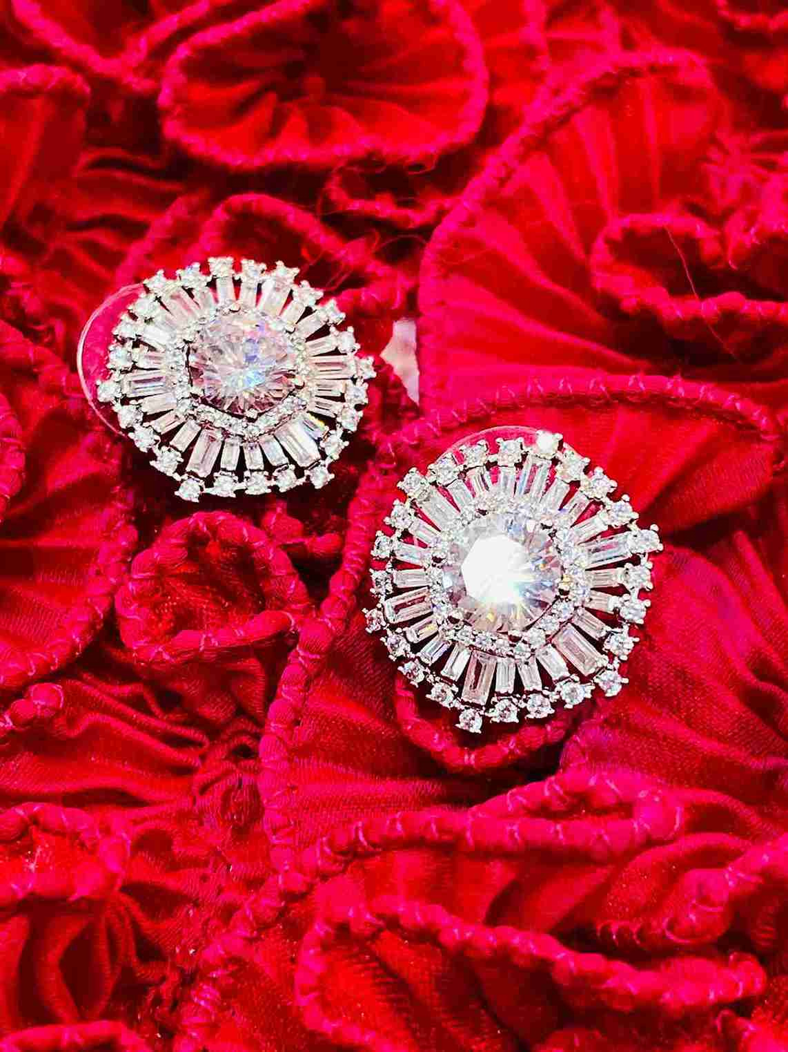 KANDALL WHITE DIAMOND STUD image 0