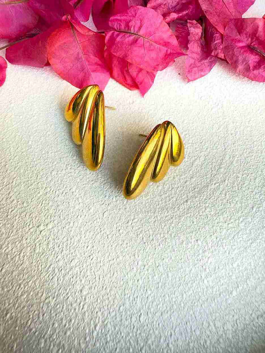 DOLLY FEATHER STUD image 0
