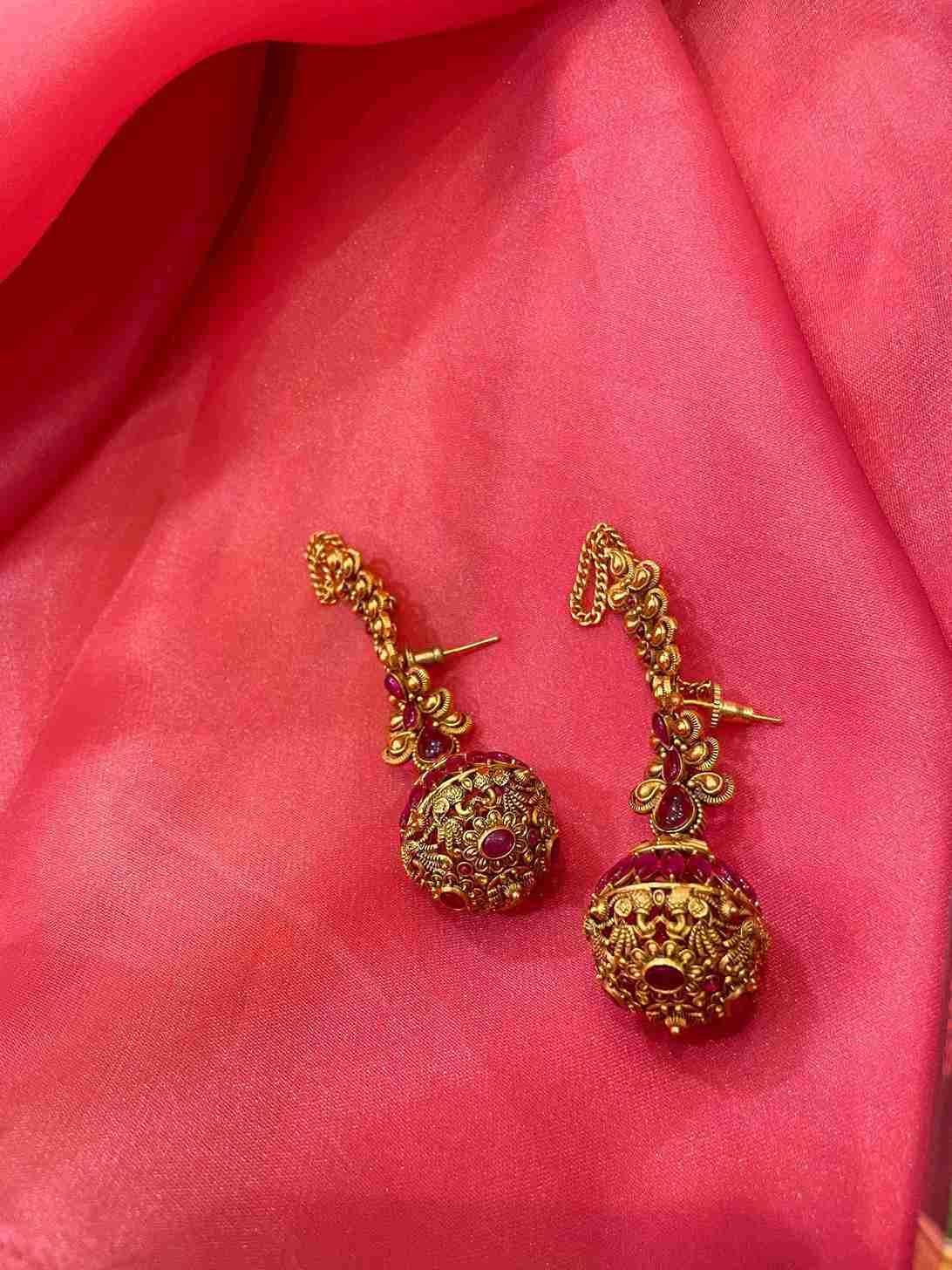 MEERA ROUND KANAOTI EARRING image 0