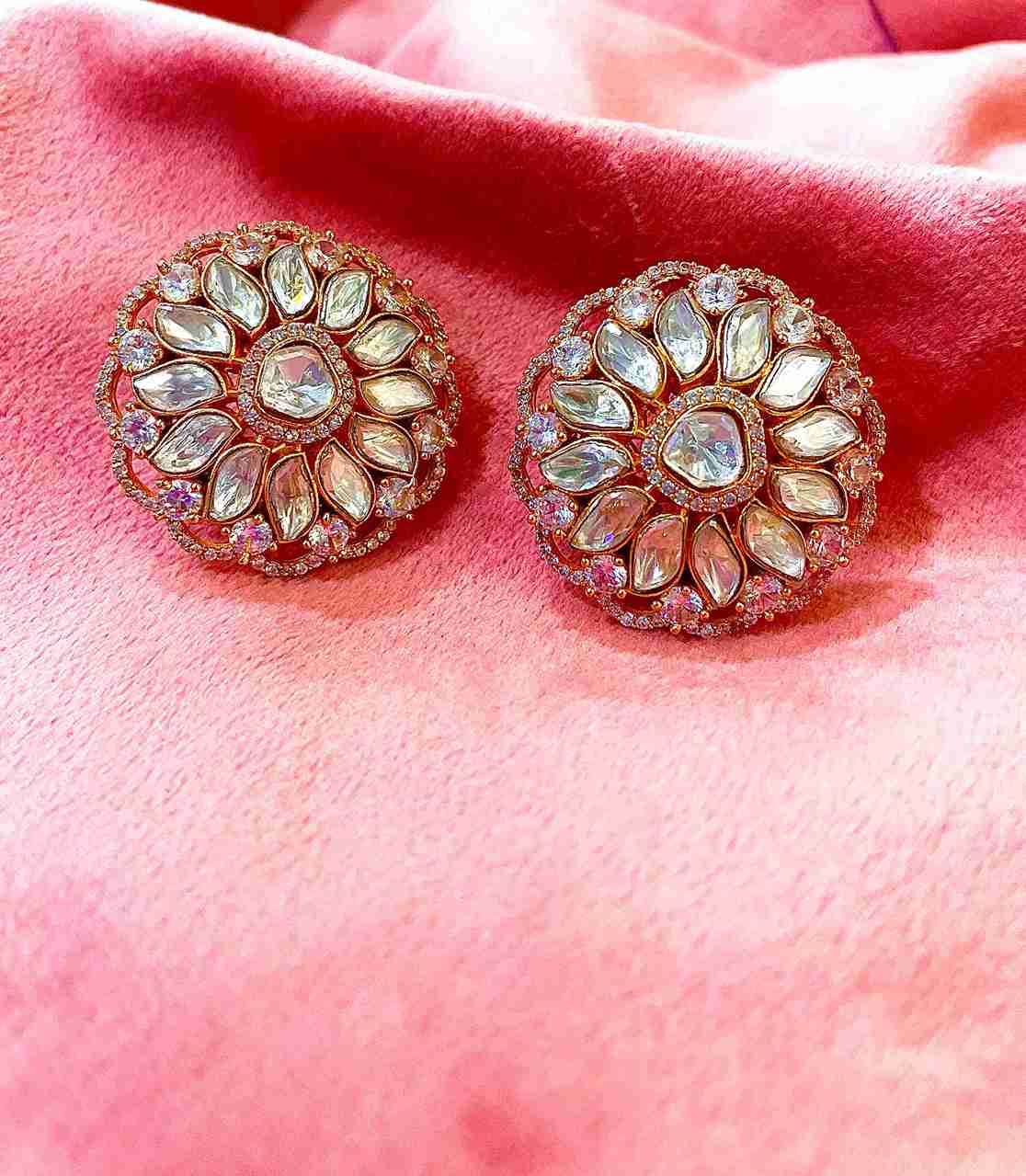 RANGOLI STUD image 0