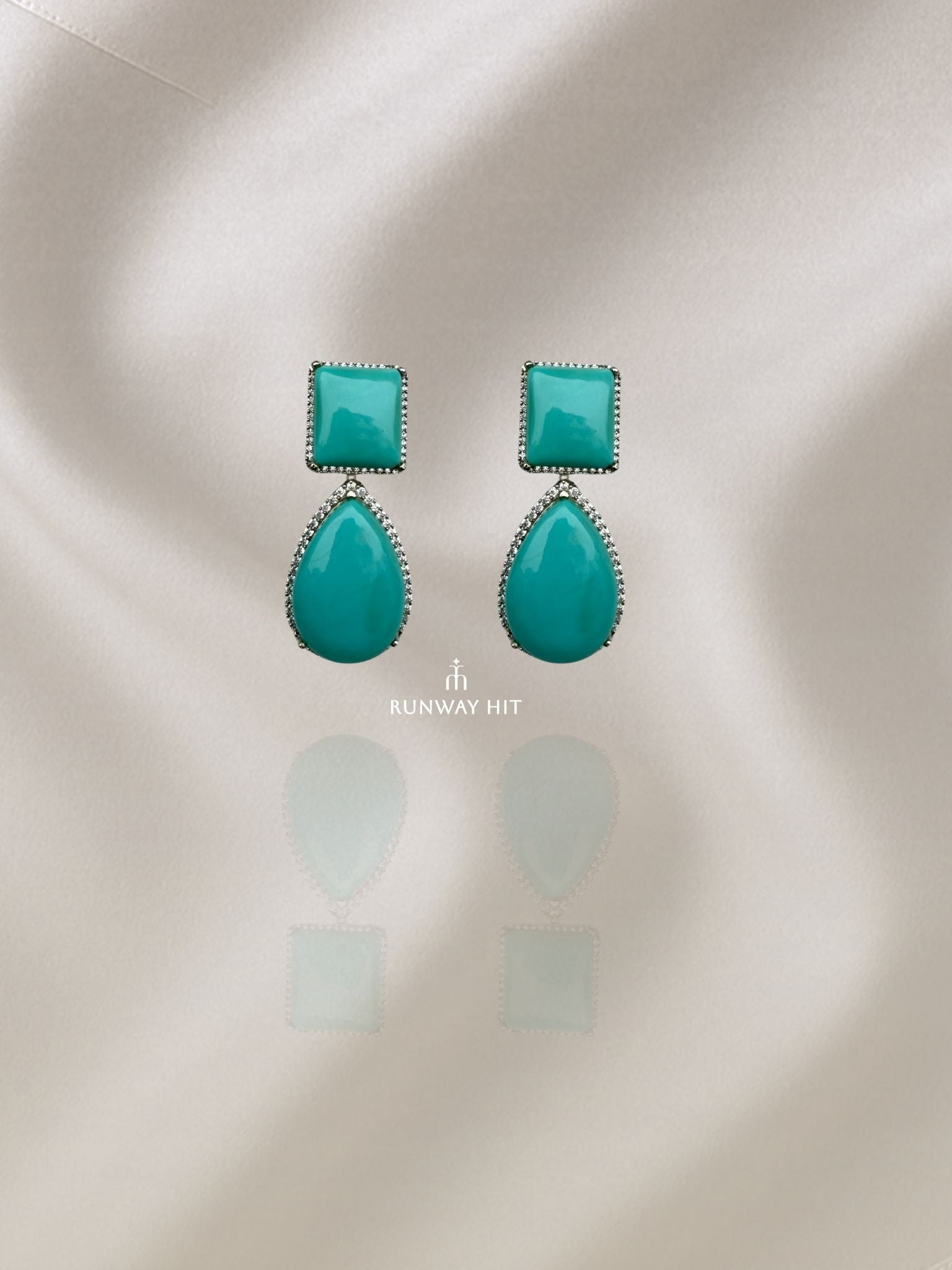 NYRA BLUE EARRING