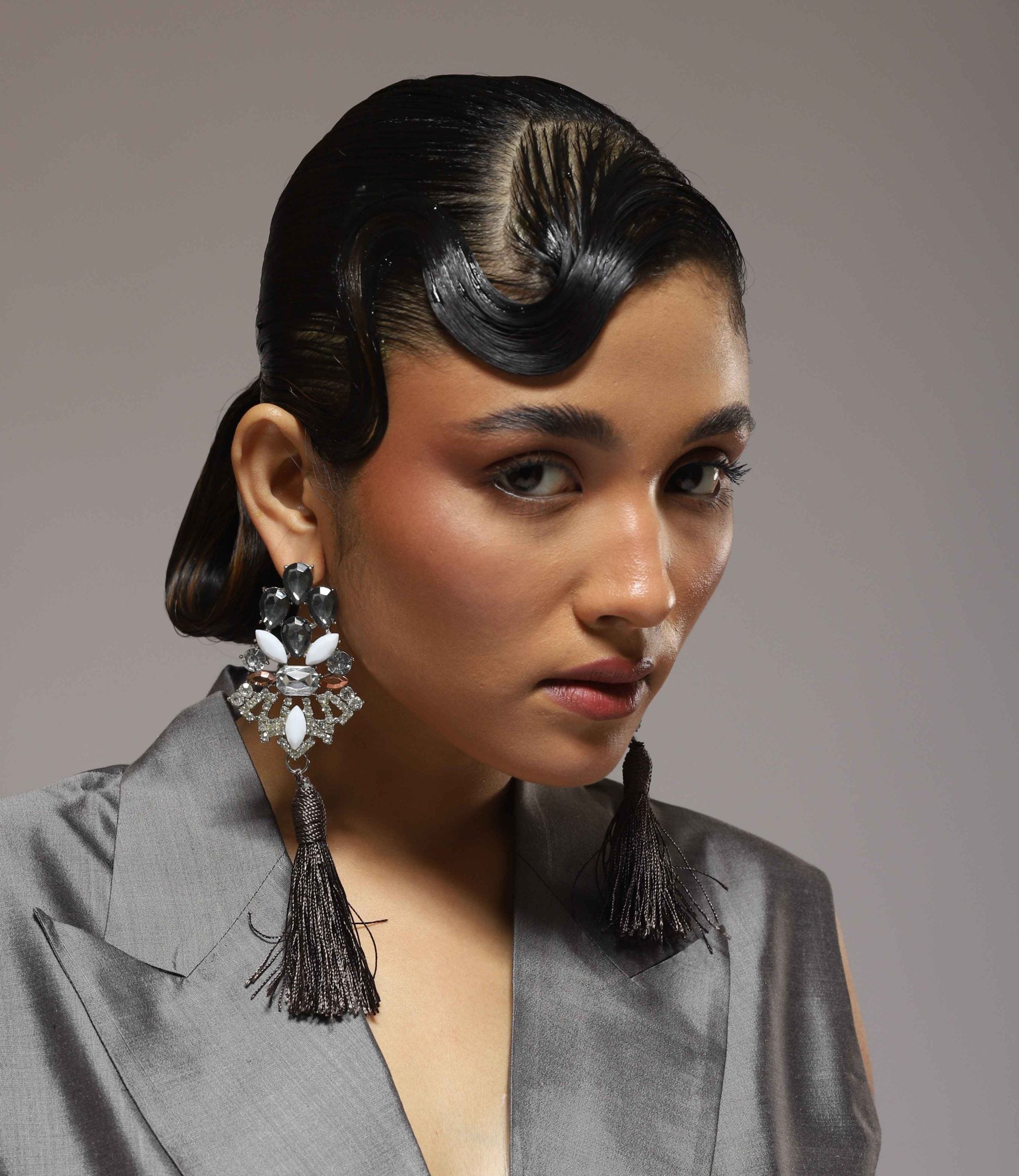 ANNIE THREAD EARRING image 1