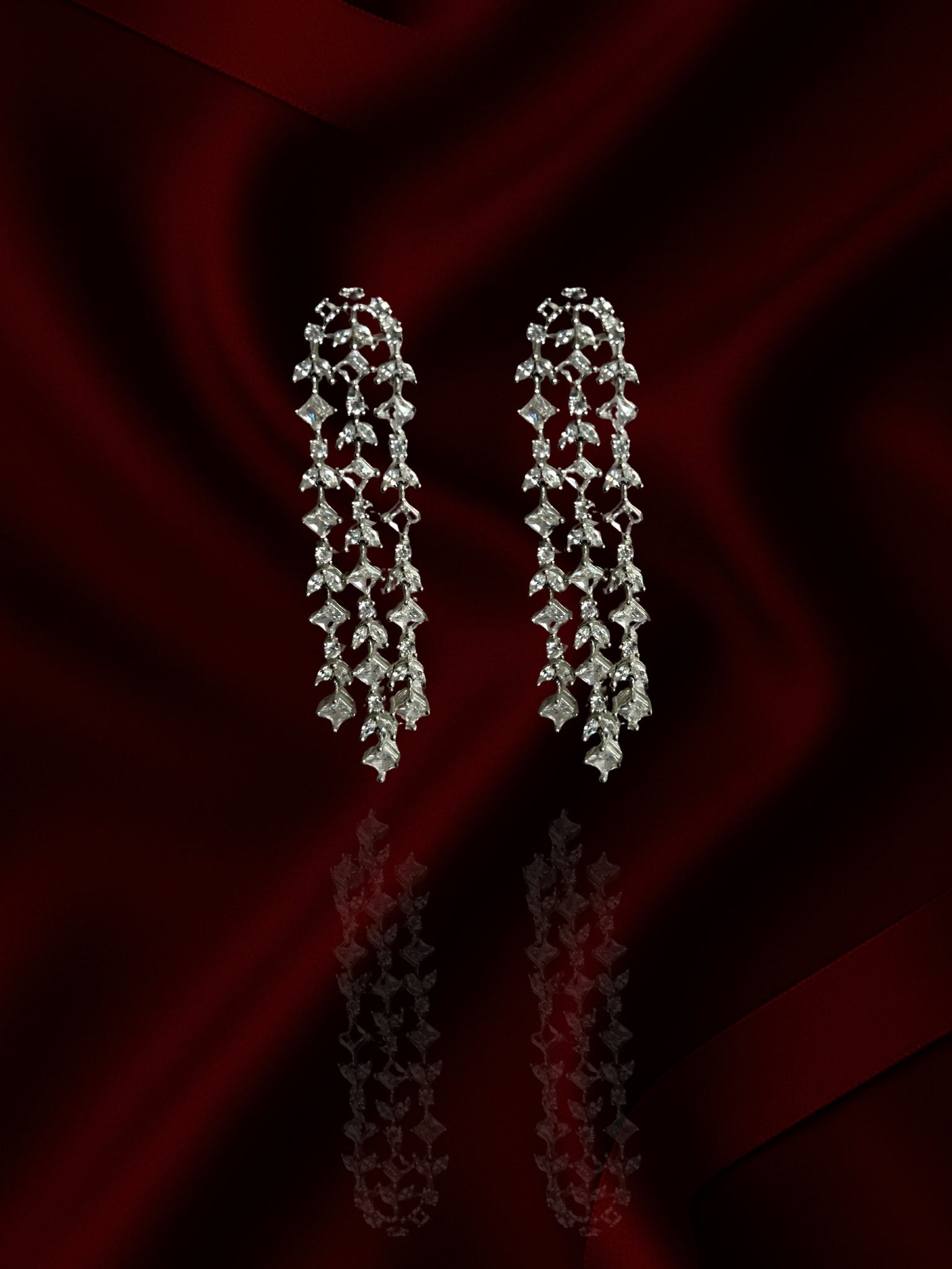 JESSIE LONG EARRING