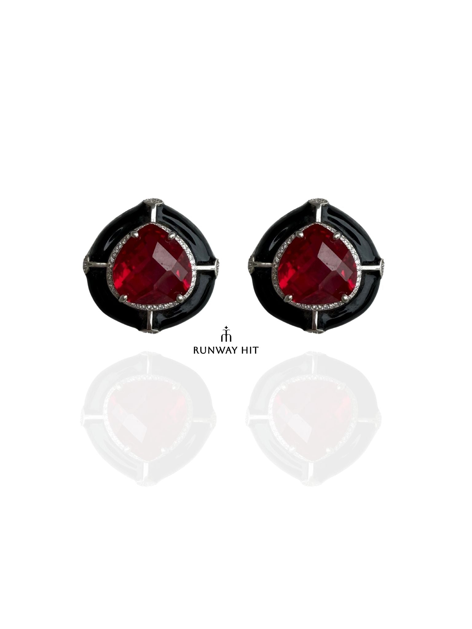 BLACK ENAMEL STUD