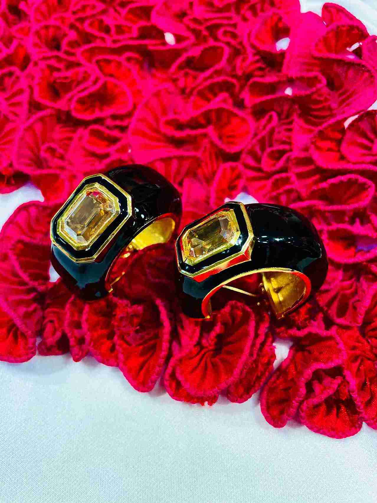 BEATRICE BLACK GOLDEN SWAROVSKI EARRING image 0