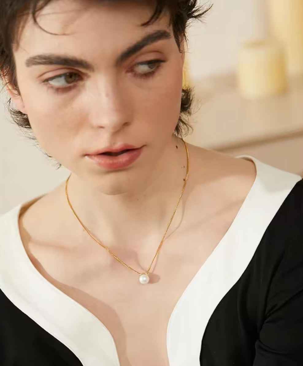 PEARL PENDENT image 0