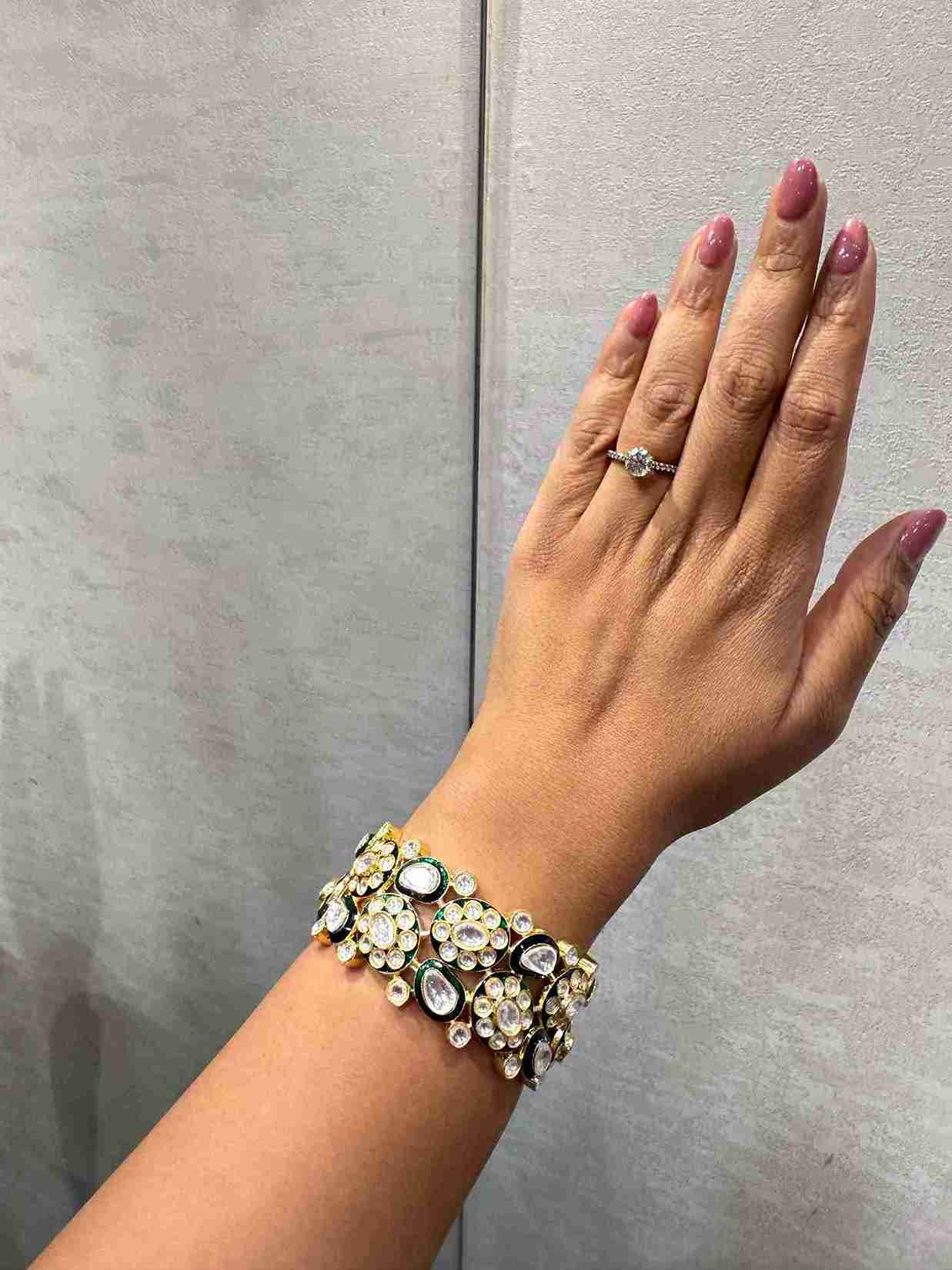 DEVIKA GREEN POLKI BANGLE image 0