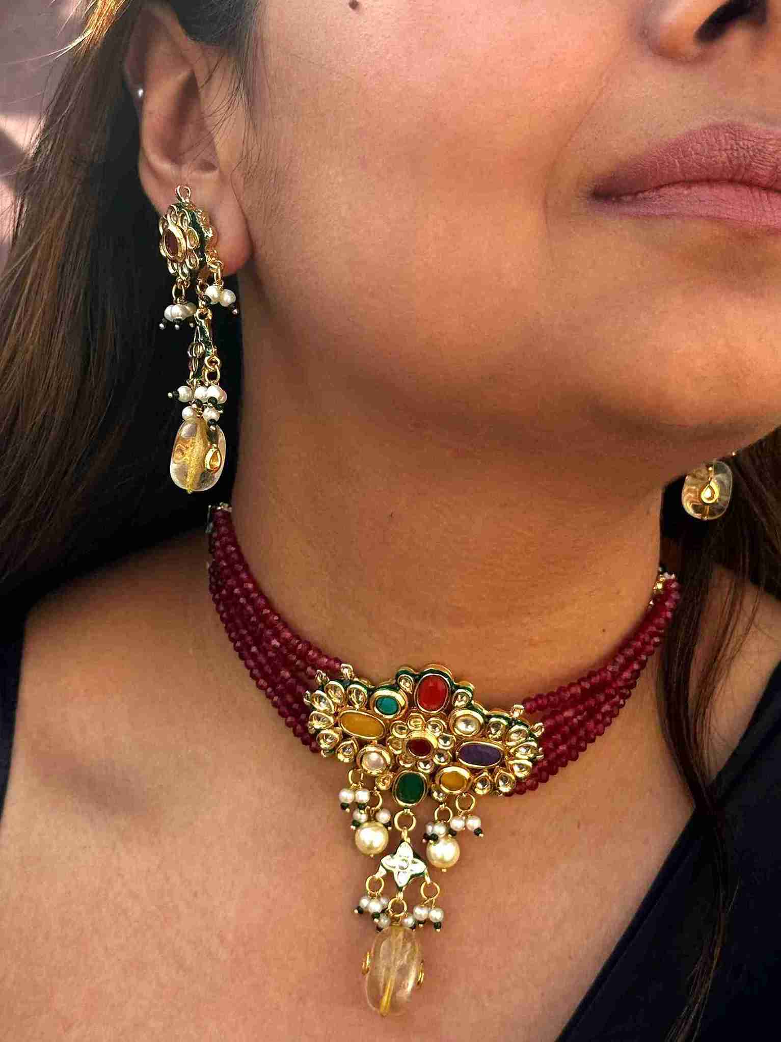 Navratna red kundan choker image 0