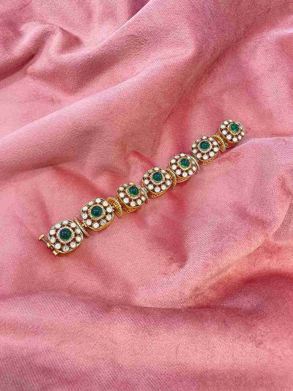 3D GREEN POLKI BRACELET image 0