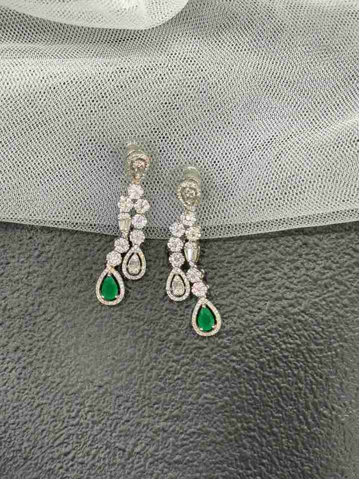 1 BEN EARRING image 0