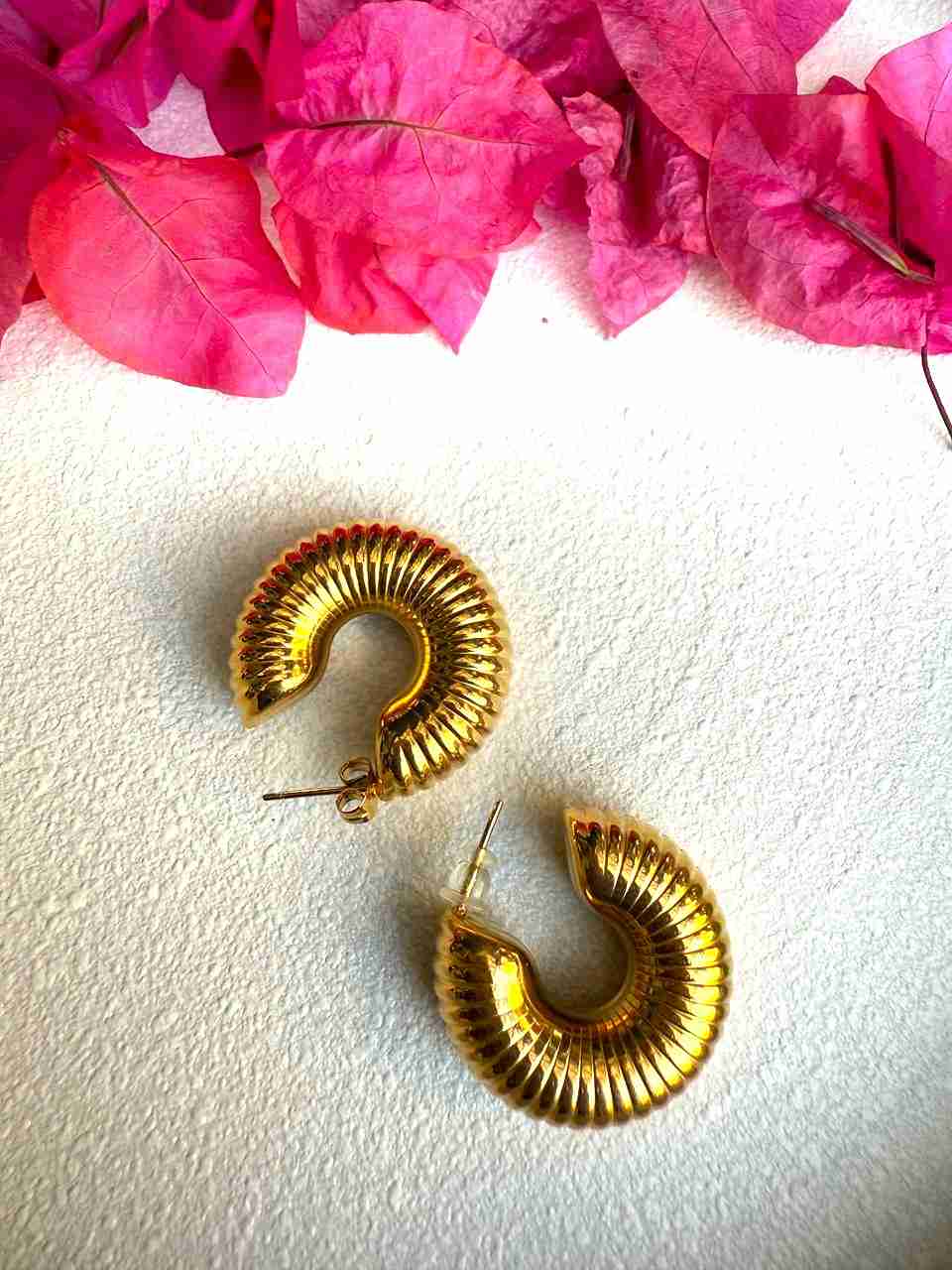 PIPER ROUND STUD image 0