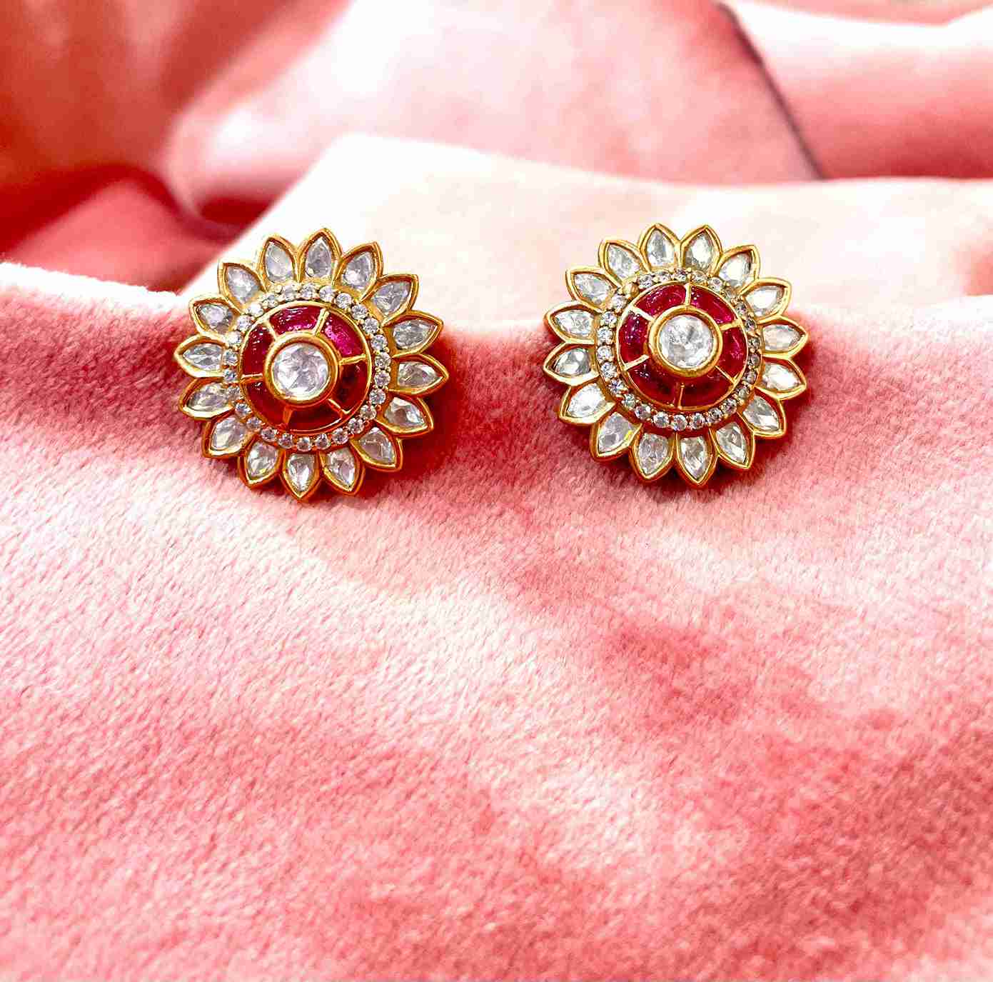 SUNFLOWER RED STUD image 0