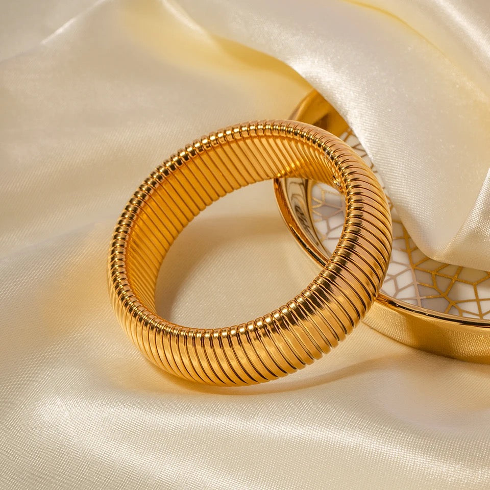 OMEGA GOLDEN BRACELET image 0