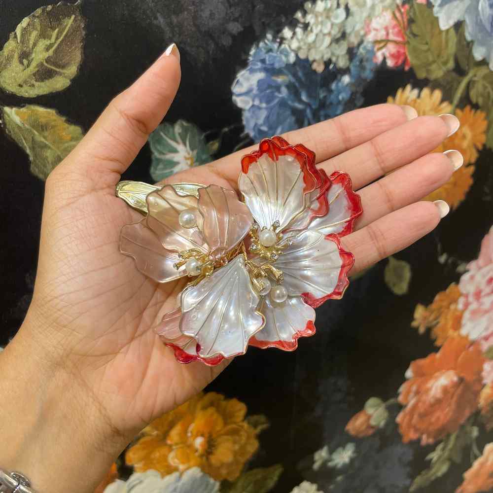 Merideth Brooch image 0